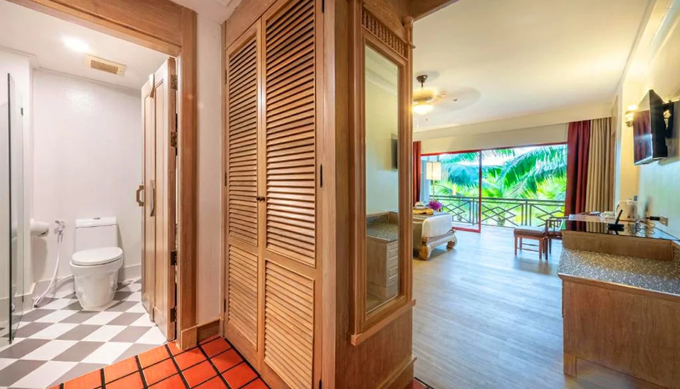 هتل چادا تای ویلیج